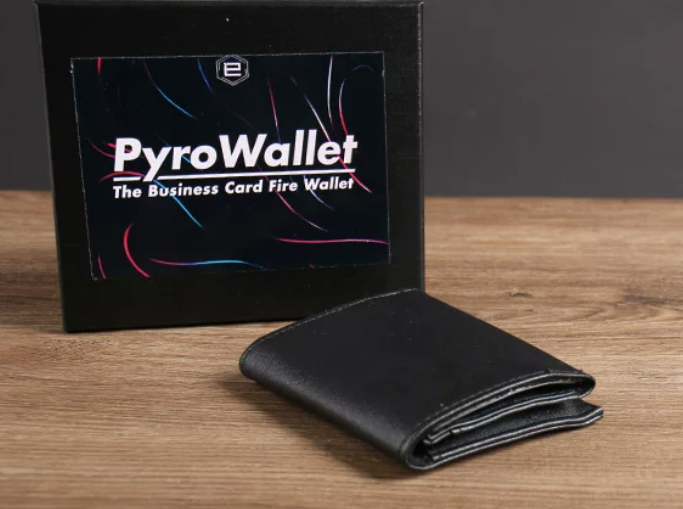 Горящая карта из кошелька Pyro wallet